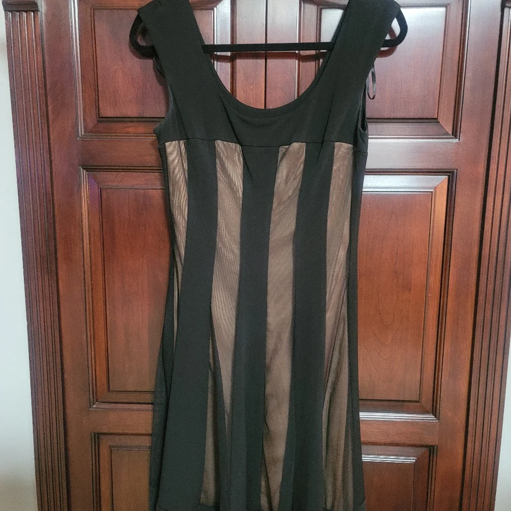 Dress - Picture 1 of 3